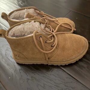 UGG Tan neumel lace up boots chestnut size 7
